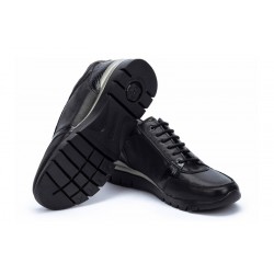 Zapato adeportivado Pikolinos en color negro